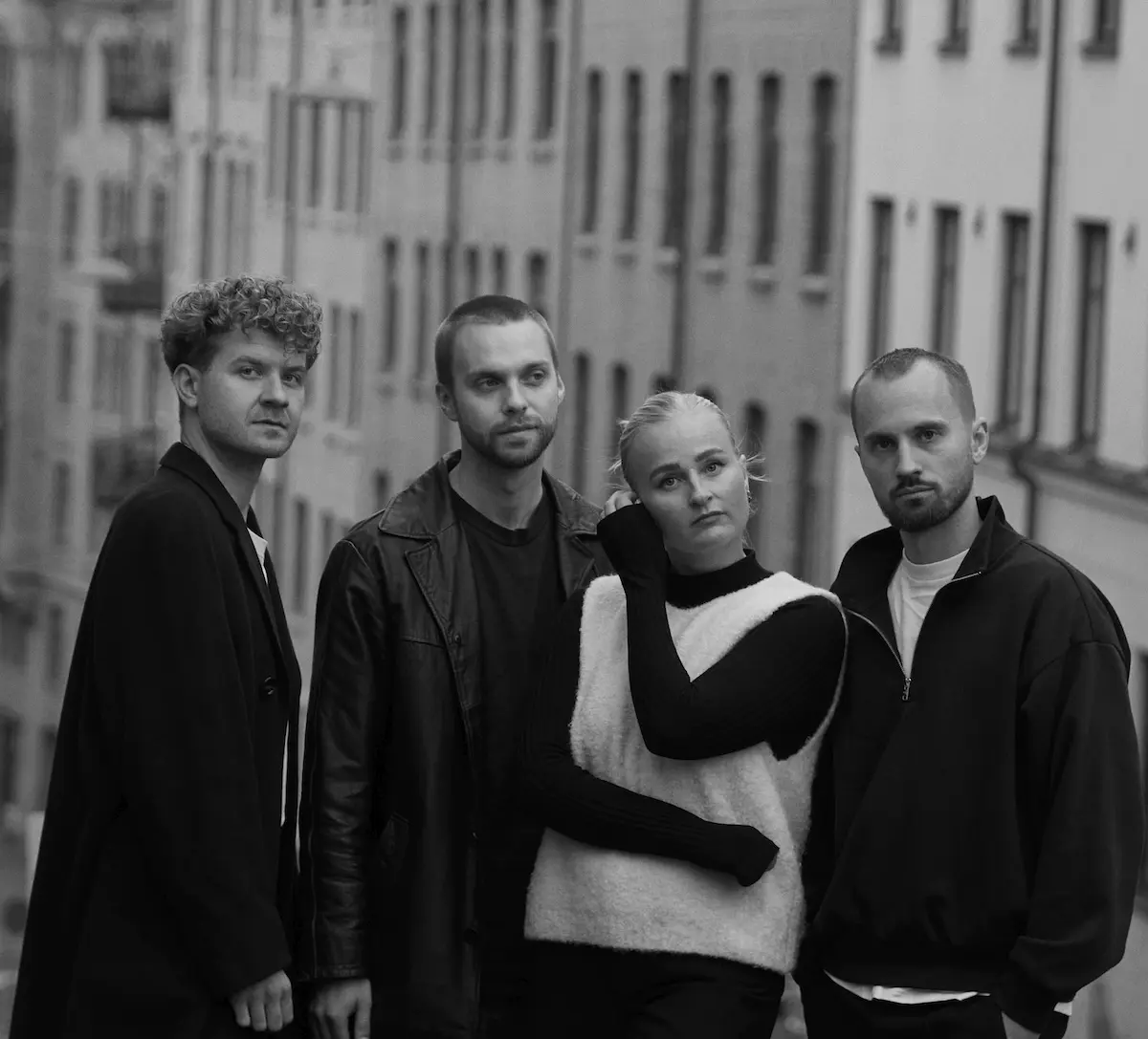 Evolution and Innovation in Modern Jazz A Comprehensive Review of New Releases from Ellas Kapell Mammal Hands and Jon Irabagon