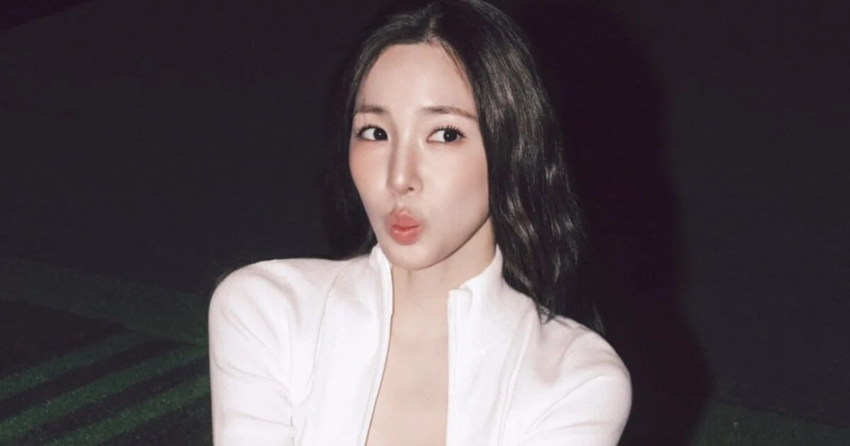 Girls’ Generation’s “First To Marry” Tiffany Shows Off Her Relationship With Her Actor Husband’s Family