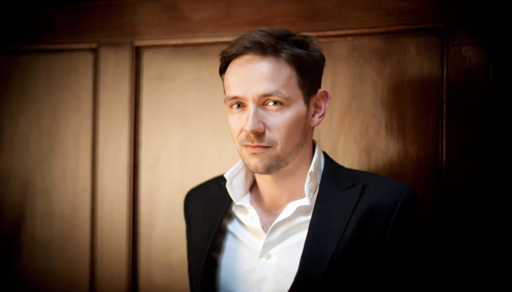 Iestyn Davies Reflects on Opera’s Enduring Power Amidst a Shifting Cultural Landscape