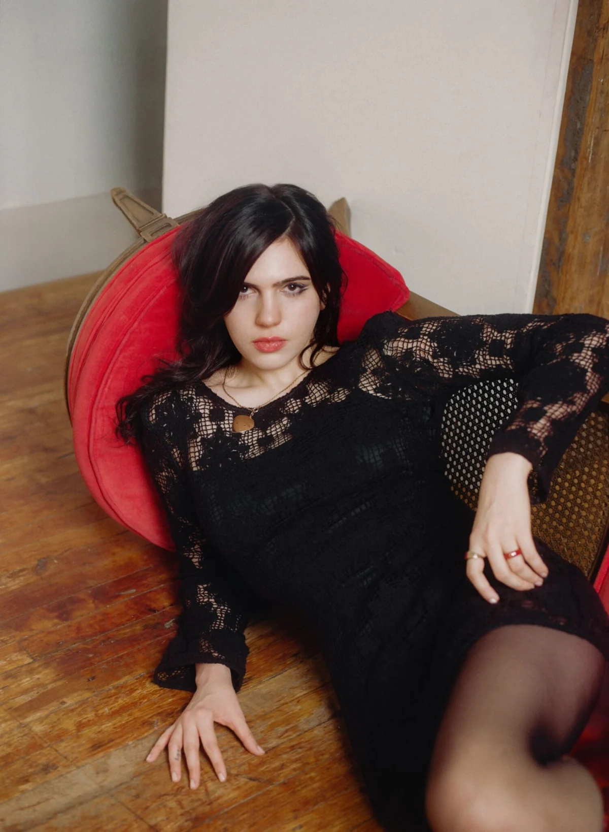 Julia Cumming Unveils Evocative New Single "Please Let Me Remember This," Signaling a Bold New Direction for Solo Career