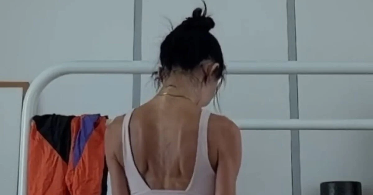 Bony Korean Star Surprises With Defined Abs And Back Muscles