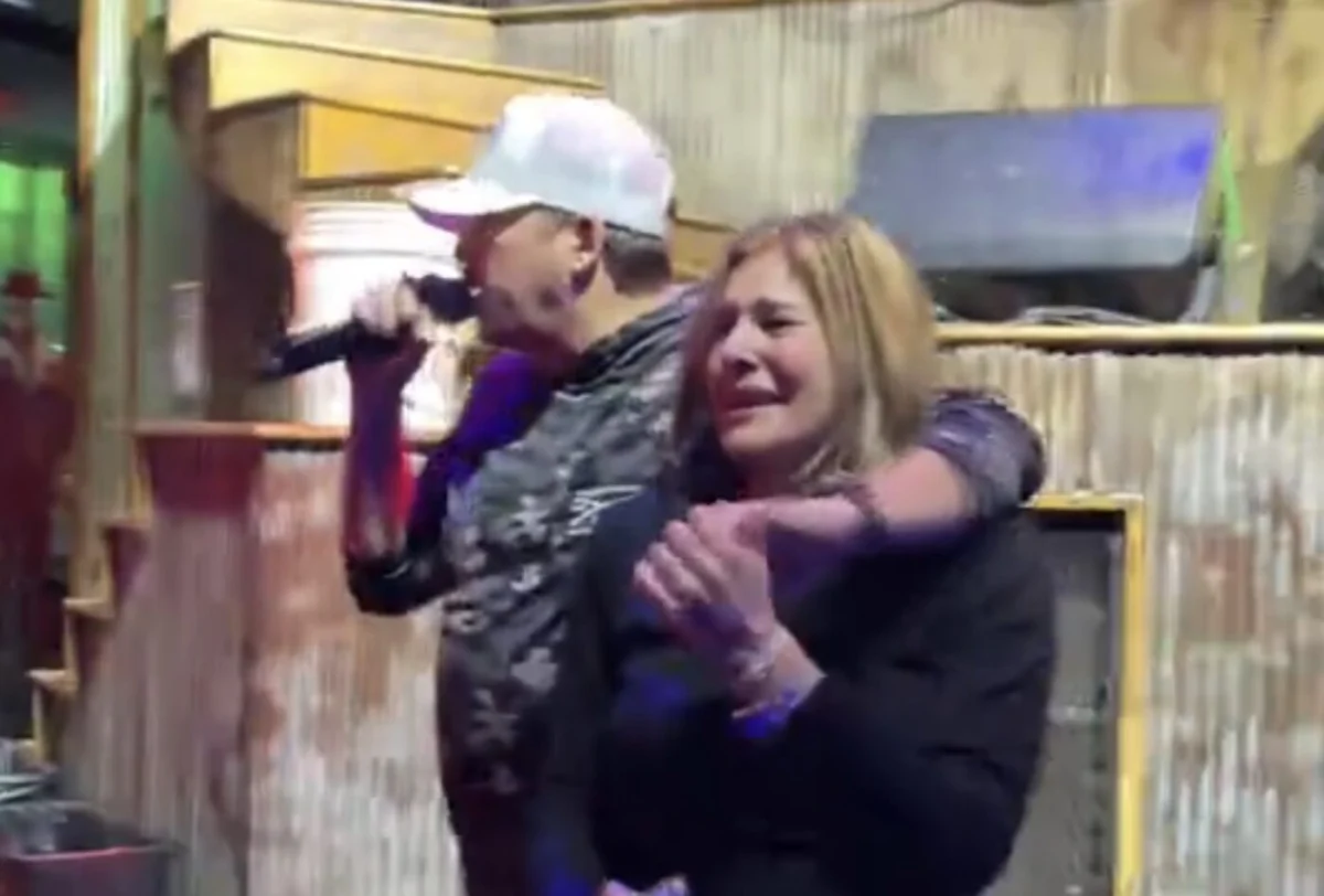 Heartfelt Encounters in Music City Highlight the Human Element Within Nashvilles High Energy Honky Tonk Culture