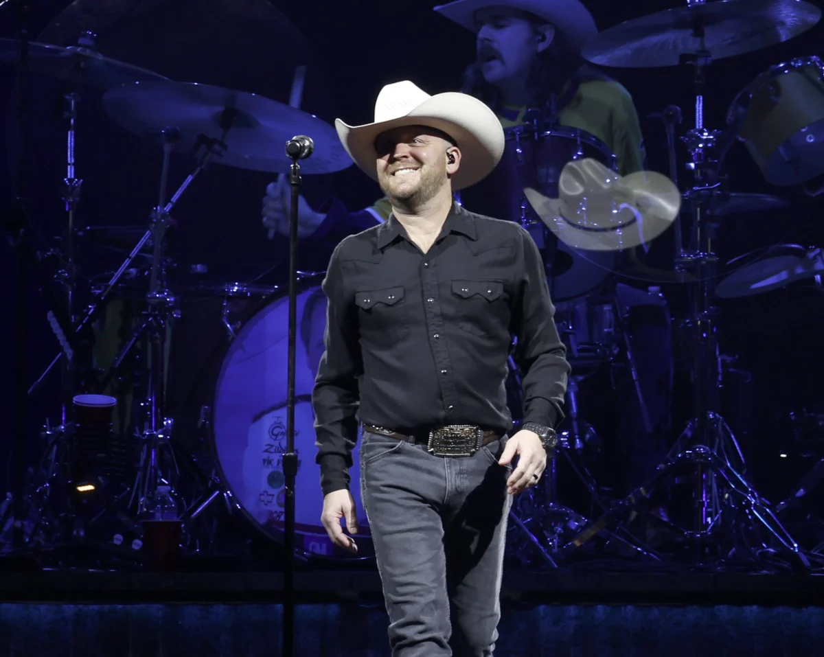 Justin Moore’s "Time’s Ticking" set a record for the longest climb to hit the peak this week, but it’s hardly alone.