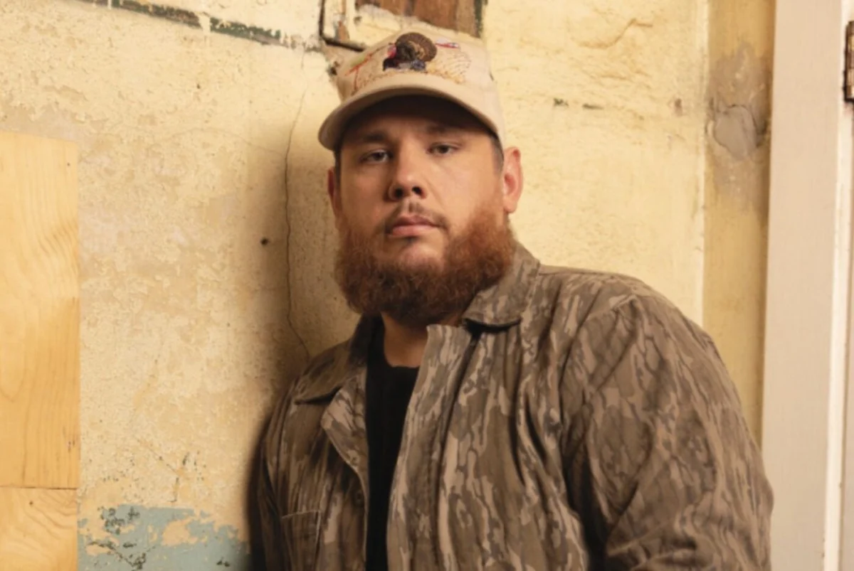 Luke Combs Makes History as First Artist to Occupy Top Two Spots on Country Radio Charts Simultaneously with Solo Singles