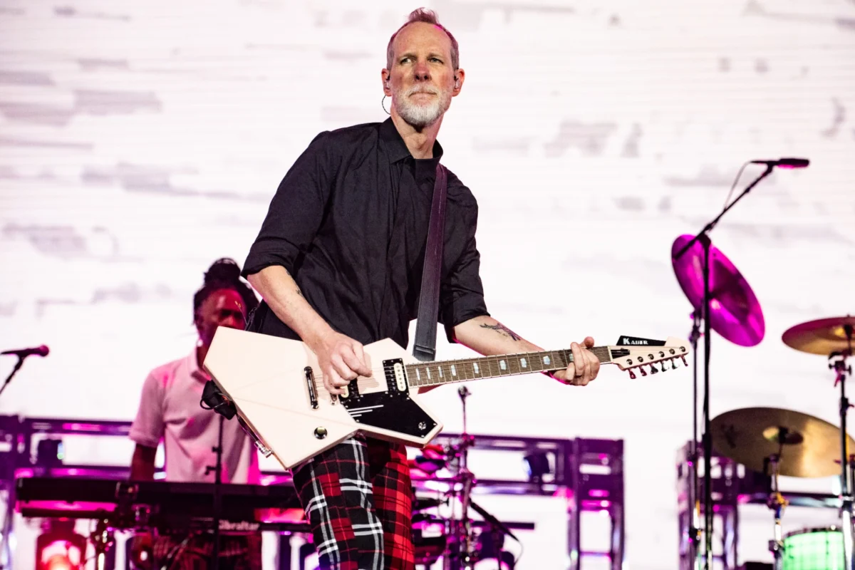 No Doubt Guitarist Tom Dumont Reveals Early-Onset Parkinson’s Disease Diagnosis Ahead of Las Vegas Sphere Residency