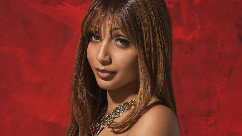 PinkPantheress Electrifies Coachella’s Mojave Stage with Star-Studded Collaborations and Historic Industry Acclaim