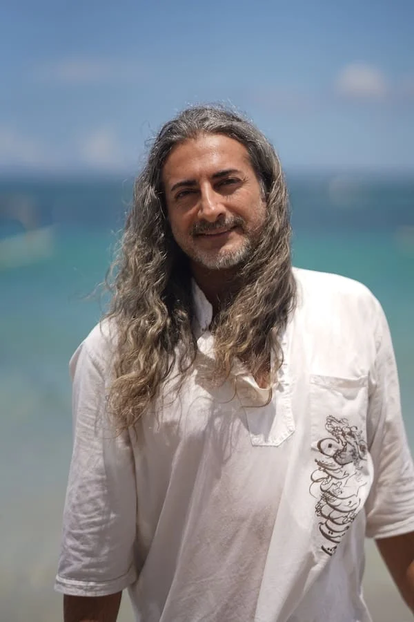 Pure Hearts: Shervin Boloorian’s Resonant Plea for Peace Amidst Global Turmoil