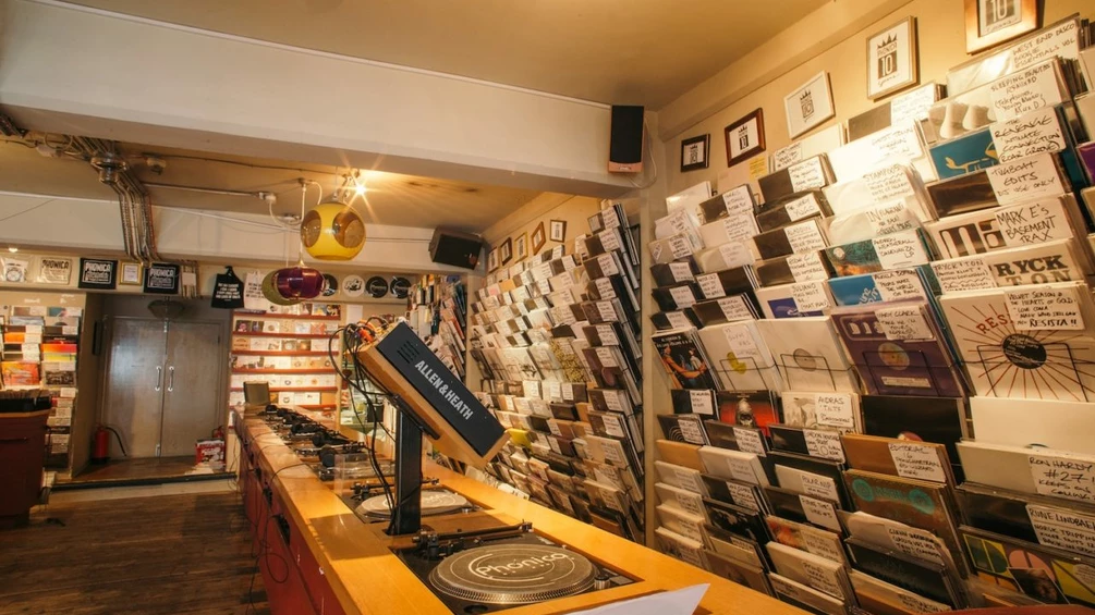 Record Store Day UK sales up 25% in record-breaking year