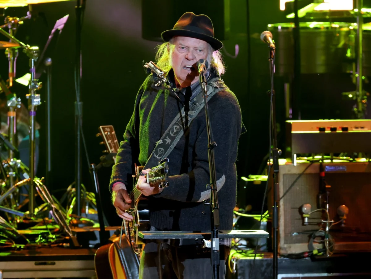 Tim Cook Steps Down as Apple CEO After Transformative 15-Year Tenure; John Ternus Named Successor Amidst Pivotal AI Era