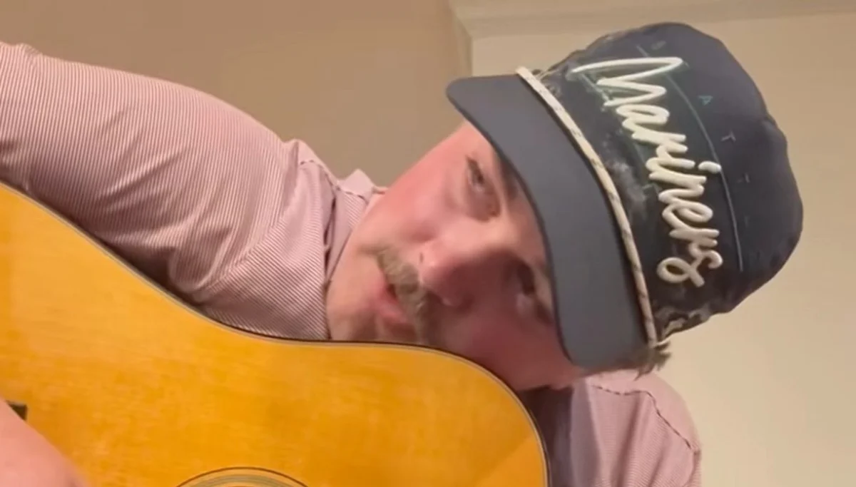 Zach Top Relates Personal Golf Struggles to Neotraditional Country Hit Between the Ditches as Social Media Post Resonates with Fans and Athletes