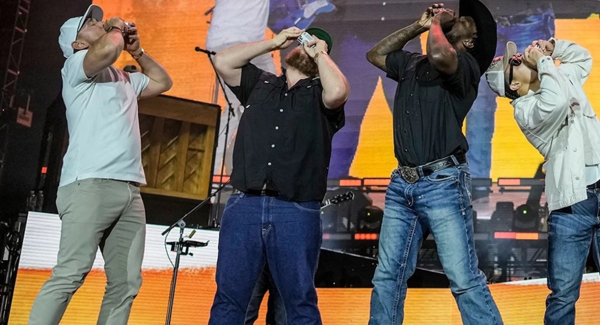 Luke Combs Sets New Attendance Record at Lambeau Field During Historic My Kinda Saturday Night Tour Stop