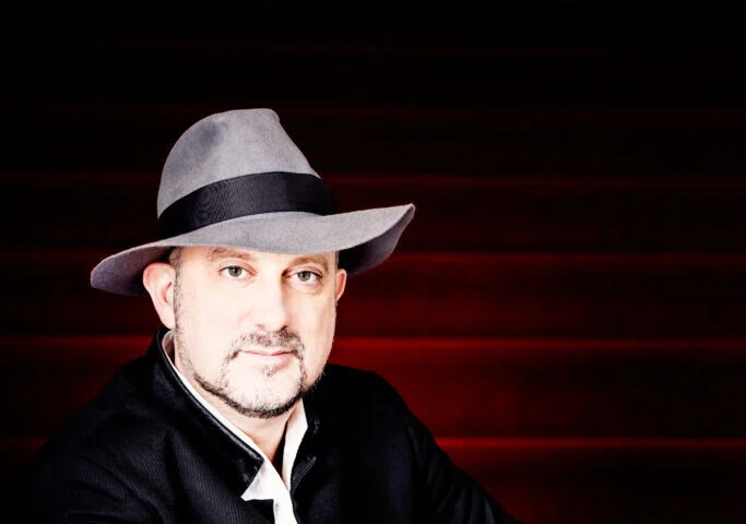 Maestro Alexander Joel Joins AIM Artists for General Management
