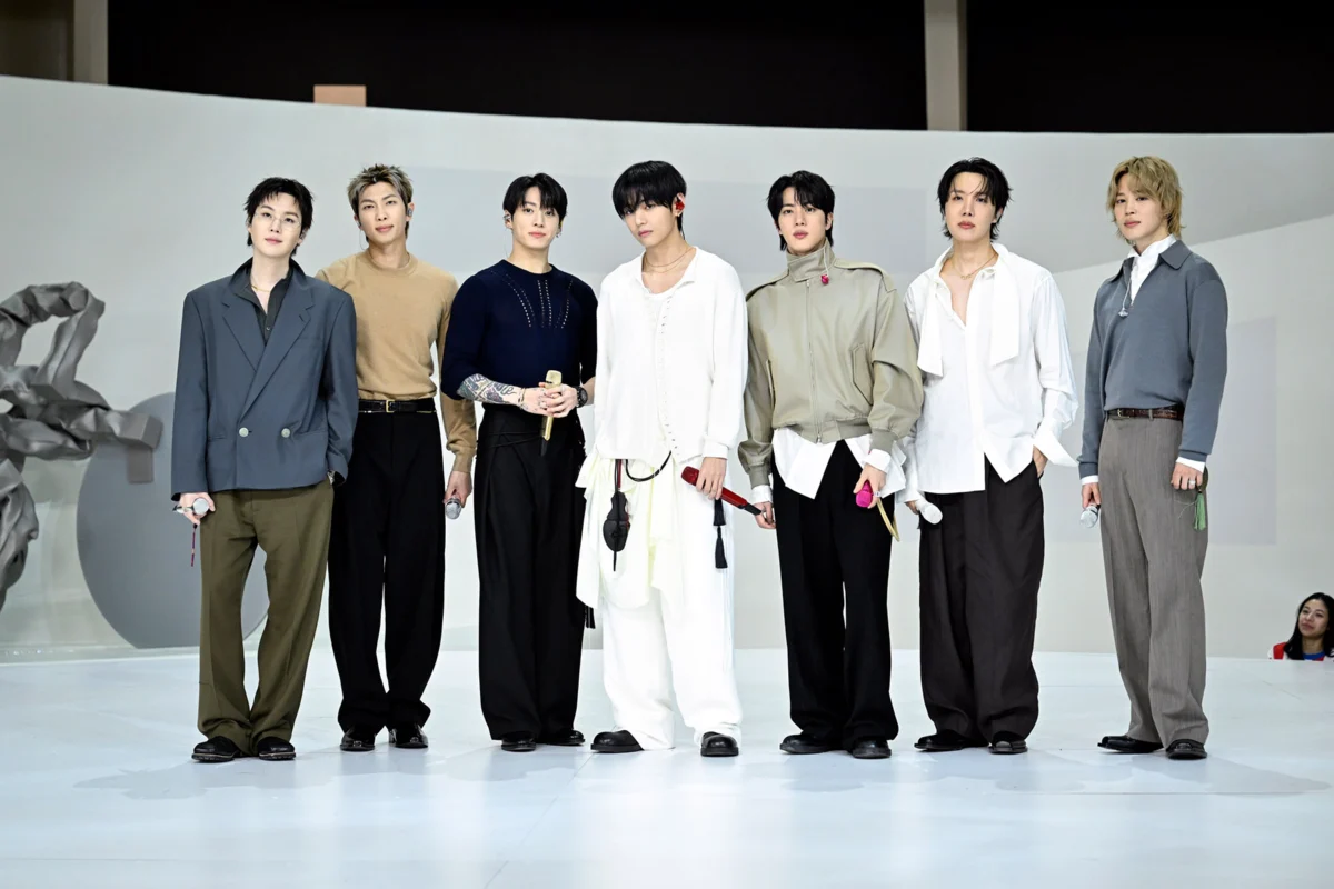 President Claudia Sheinbaum announced the K-pop supergroup is expected to arrive this afternoon.
