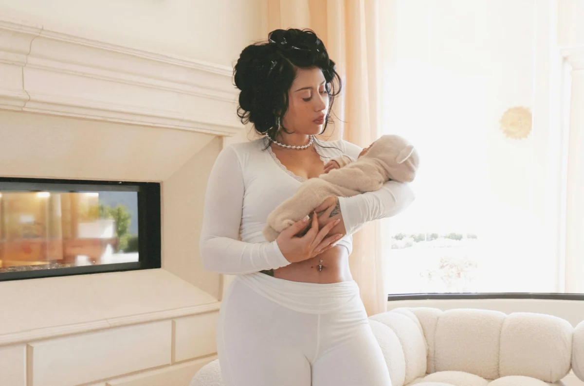 The Ultimate Latin Mother’s Day Playlist A Curated Collection of 35 Odes to Maternal Love from Juan Gabriel to Kali Uchis