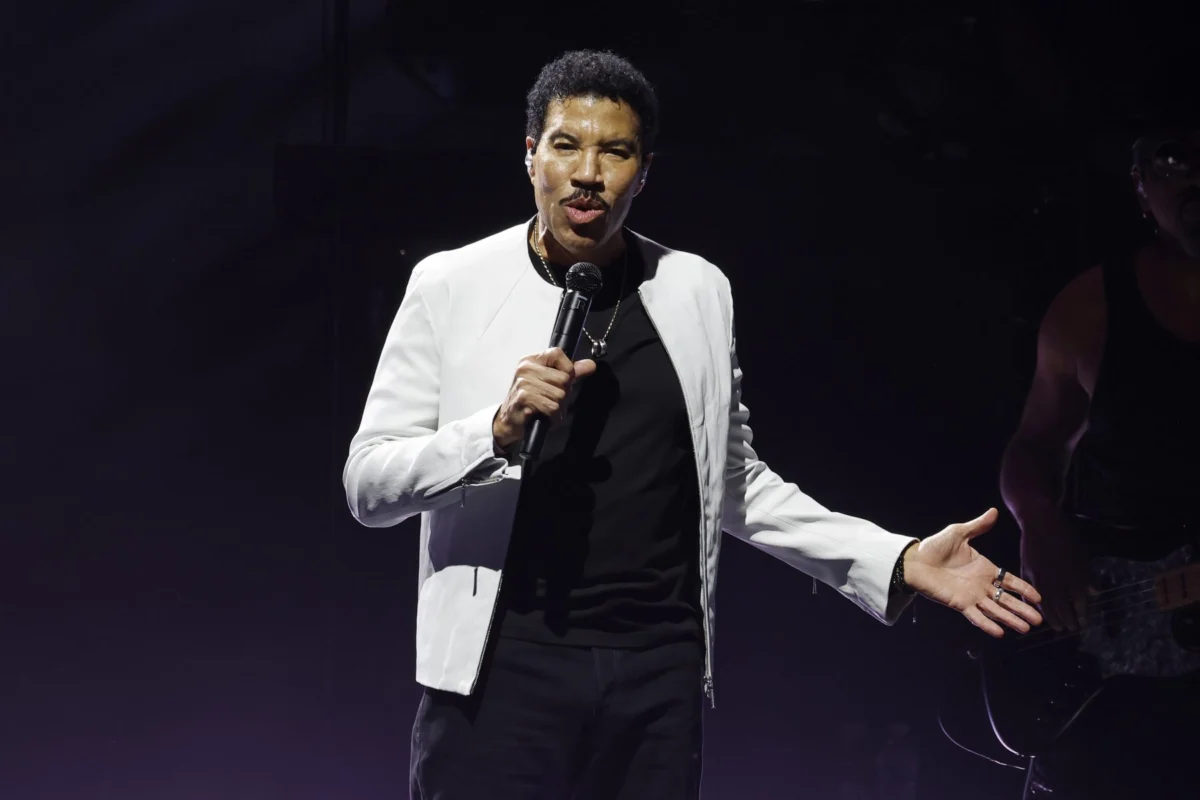 Lionel Richie Seeks Federal Sound Trademarks for Iconic Voice and Lyrics Amid Escalating AI Cloning Fears