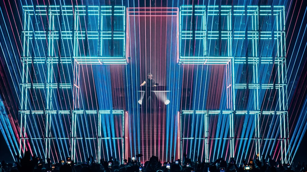 Martin Garrix Debuts New Collaborative Track "Bizarre" with Madonna at Barclays Center, Signalling Major Pop-Dance Event