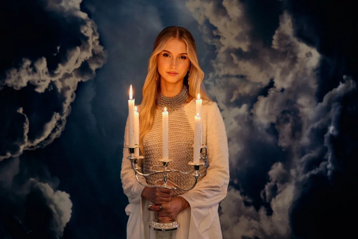 To celebrate her major label deal, Alexandria drops the new track "Justice," a cinematic pop story told with strings and snares.