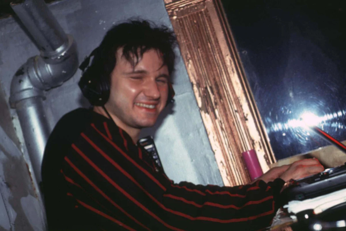 Dave Kendall, Former Creator/Host of MTV’s Alternative Music Show ‘120 Minutes,’ Has Died