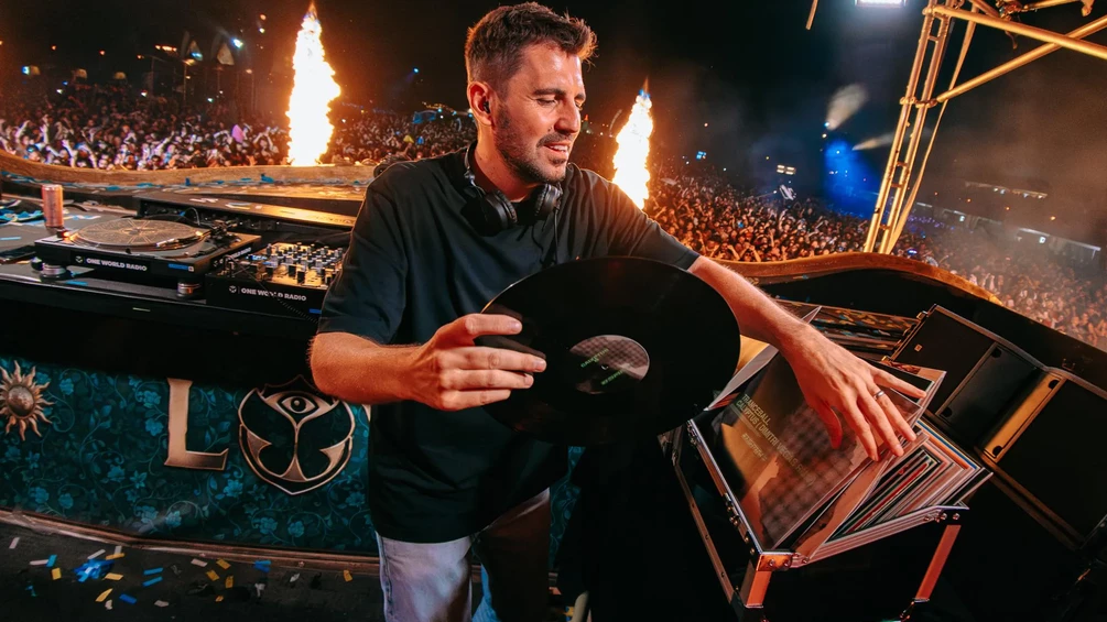 Dimitri Vegas Pays Emotional Tribute to Like Mike at Tomorrowland 2026 Mainstage Amid Health-Related Touring Hiatus