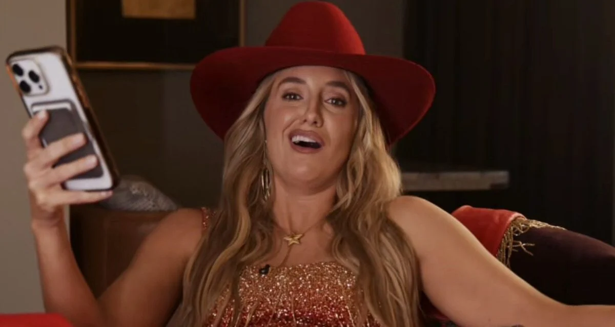 Lainey Wilson Bridges Cultural Divide with Viral Boston Accent Challenge During Fourth of July Celebrations