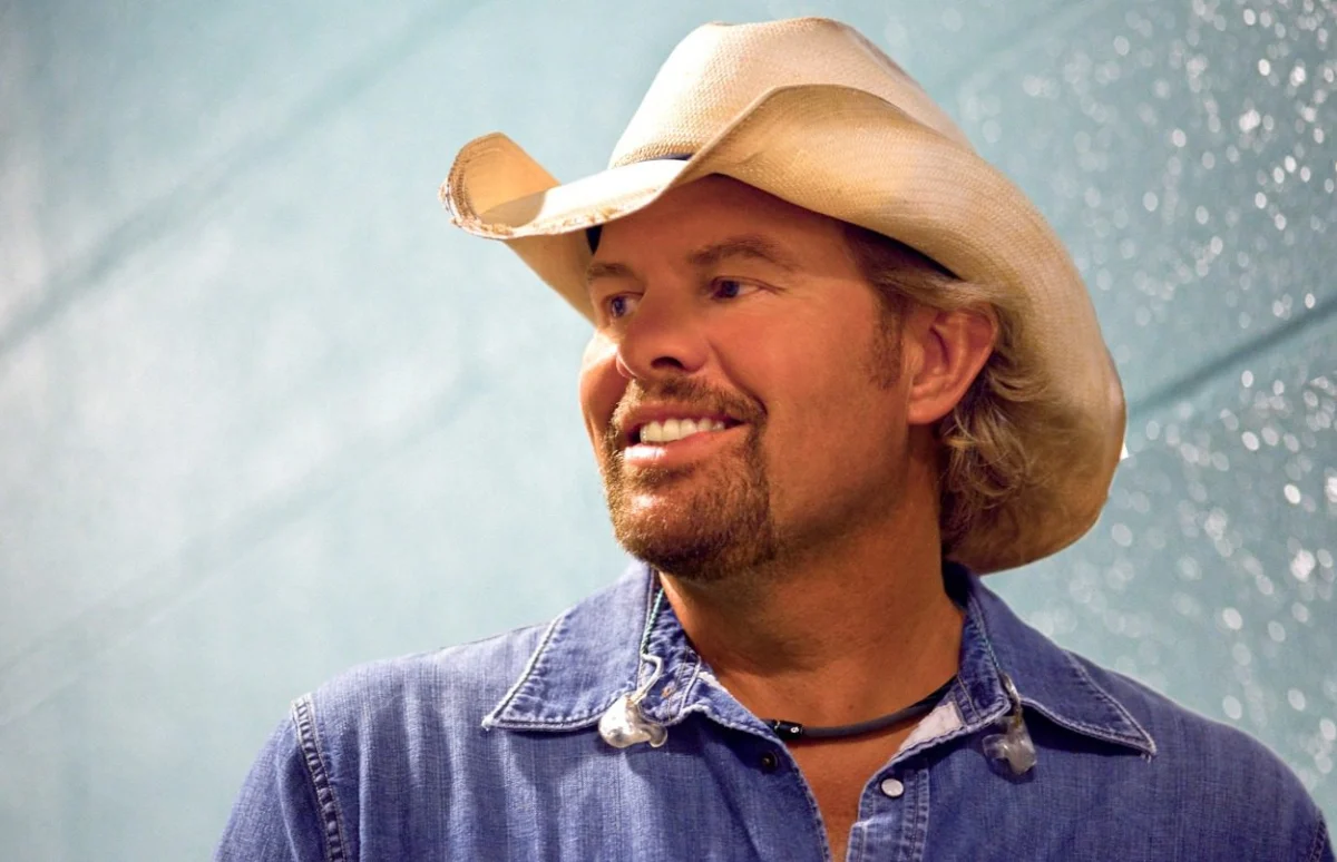 Toby Keith Scores Highest Charting Song Of His Career With “Courtesy Of The Red, White & Blue” Following Huge 4th Of July Boom | Whiskey Riff