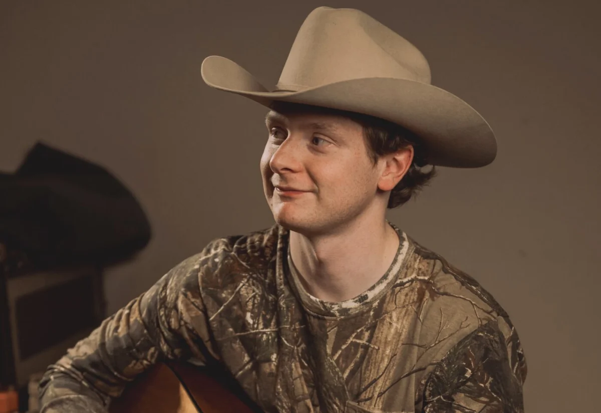 Tucker Knisell Marks a New Era in Appalachian Country with the Release of Lead Single Mutts and Upcoming Debut Album Announcement