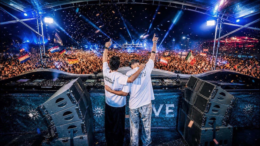 Watch Dimitri Vegas b2b Marlon Hoffstadt surprise set at Tomorrowland 2026