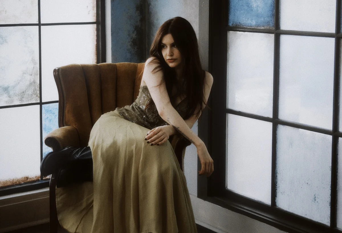 Mel Denisse Expands Her Sonic Horizons with the Release of the Intense New Alt-Rock and Alt-Pop Single Hunted