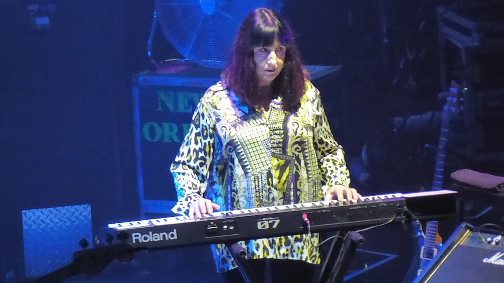 New Order Keyboardist Gillian Gilbert Clarifies Health Status and Reveals Ongoing Cancer Treatment in Personal Statement