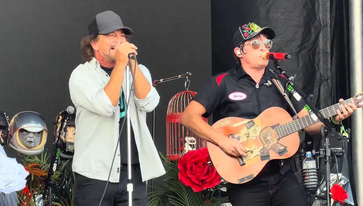 Stephen Wilson Jr. and Eddie Vedder Deliver Unforgettable Live Rendition of Temple of the Dog’s Hunger Strike at Ohana Festival 2026