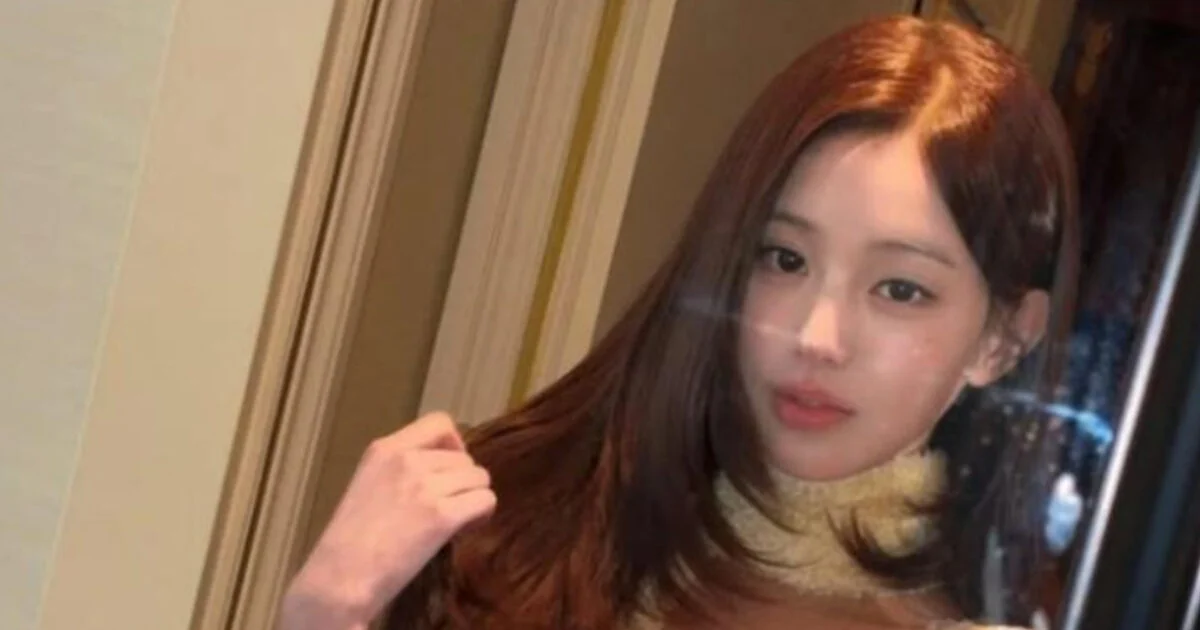 Popular Male Idol Caught Liking IVE Jang Wonyoung’s Photos