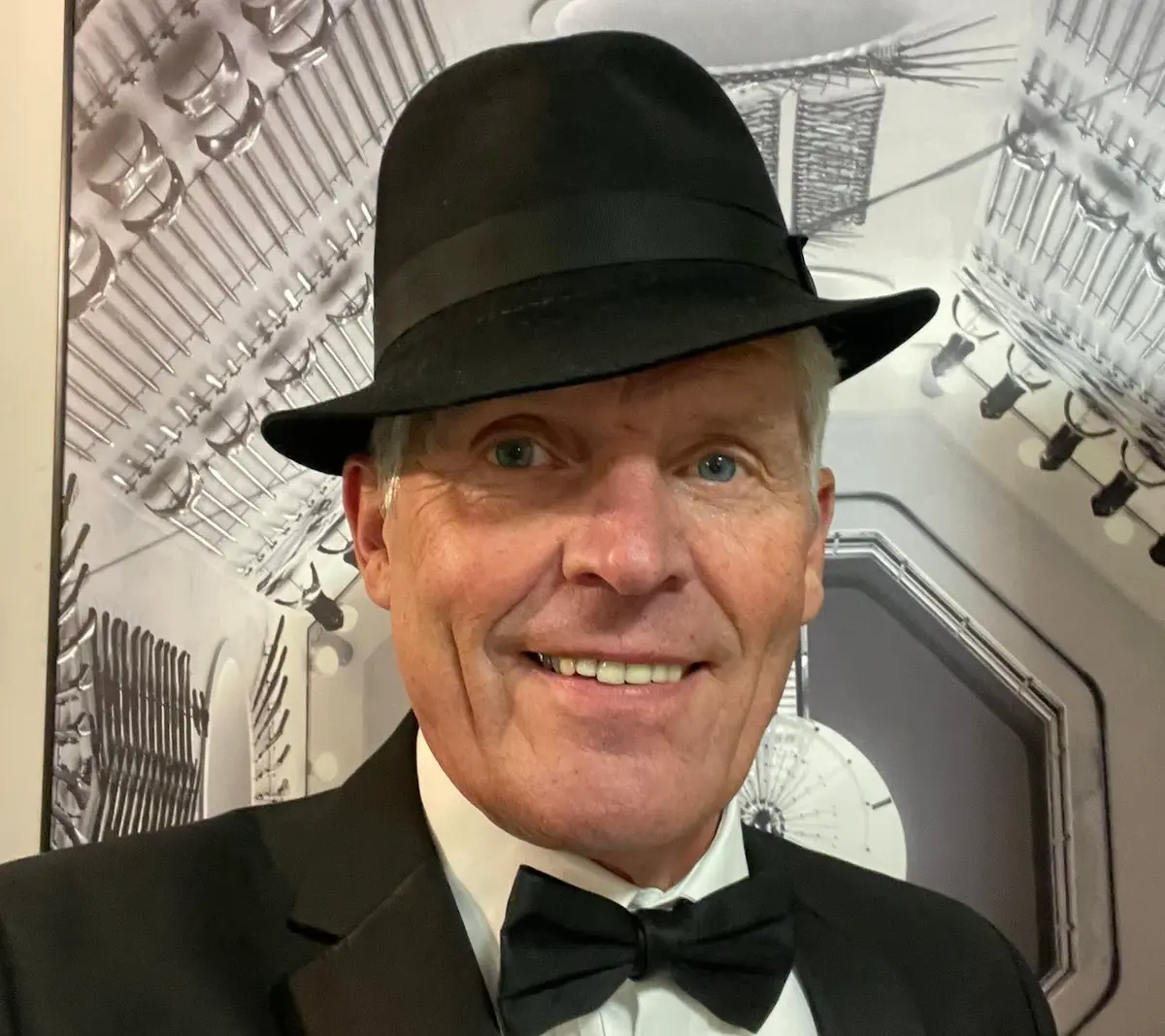 The Final Bow of the Sinatra Music Society: A Chronicle of Mid-Century Fan Culture’s Quiet Sunset