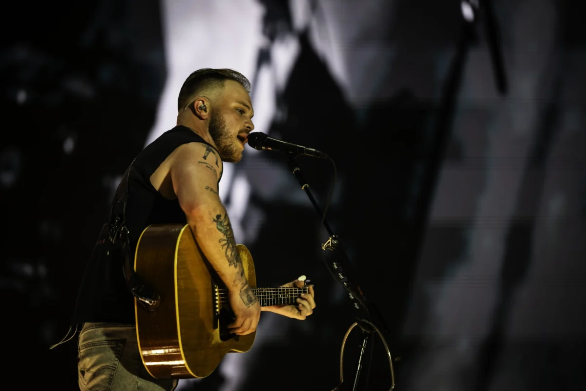 Zach Bryan Stirs Controversy with Pro-Palestinian Attire at Gillette Stadium